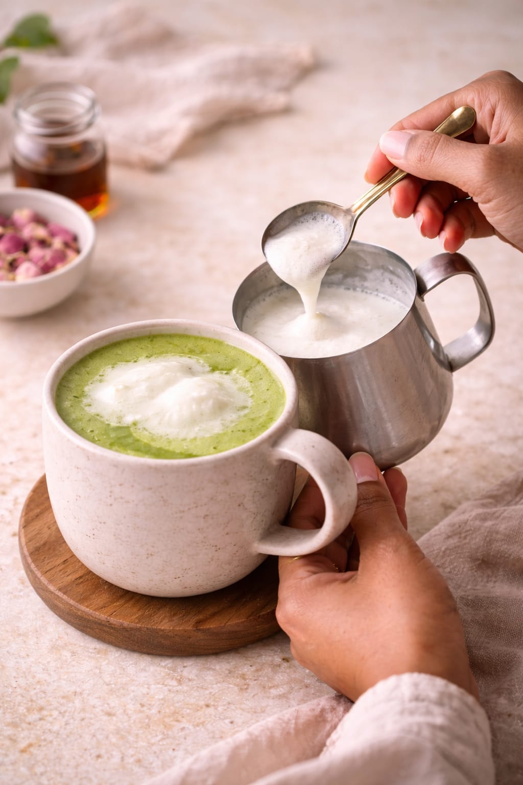 Step 5: Adding milk foam to matcha latte